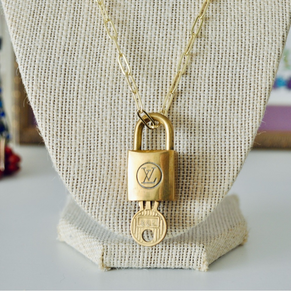 !!RARE!! LV Gold Tone Lock and Key #206
